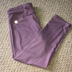 Fabletics Gia Solid PowerLite Capri legging